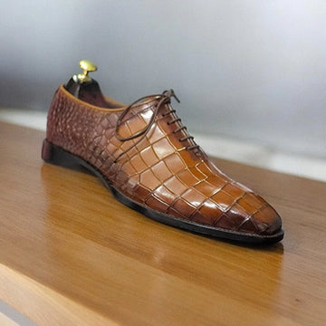 Elegant men's Oxford shoes with alligator print, crafted from premium leather, perfect for adding luxury and sophistication to formal attire