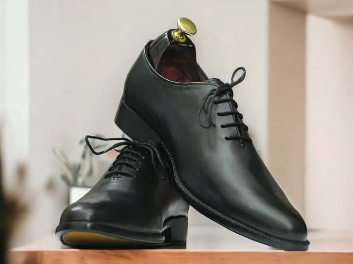 Men Handmade Black Whole Cut Pointed Toe Oxfords Leather Shoes