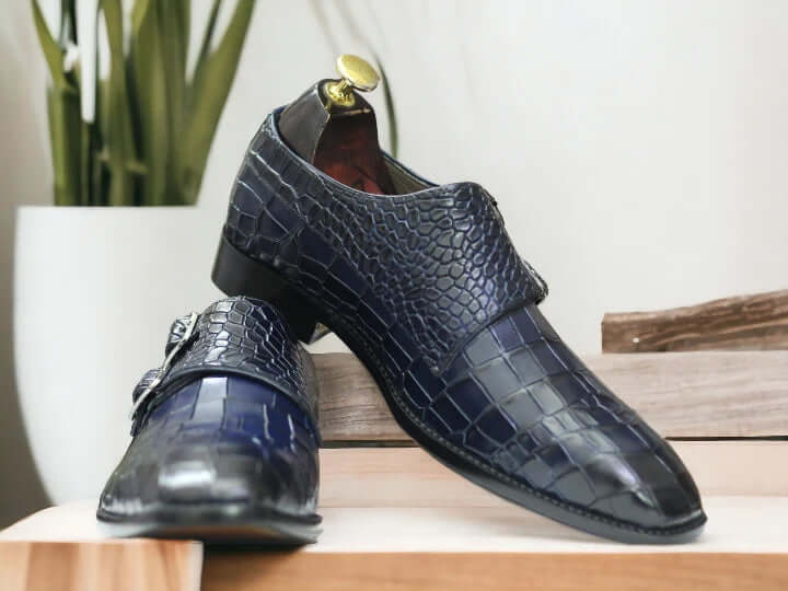 <p>Blue Double Monk Alligator Shoes Buckle Strap Leather Shoes For Men</p> <p>Step into sophistication with these blue alligator leather double monk shoes, boasting a stylish buckle strap design for men with discerning taste.</p>