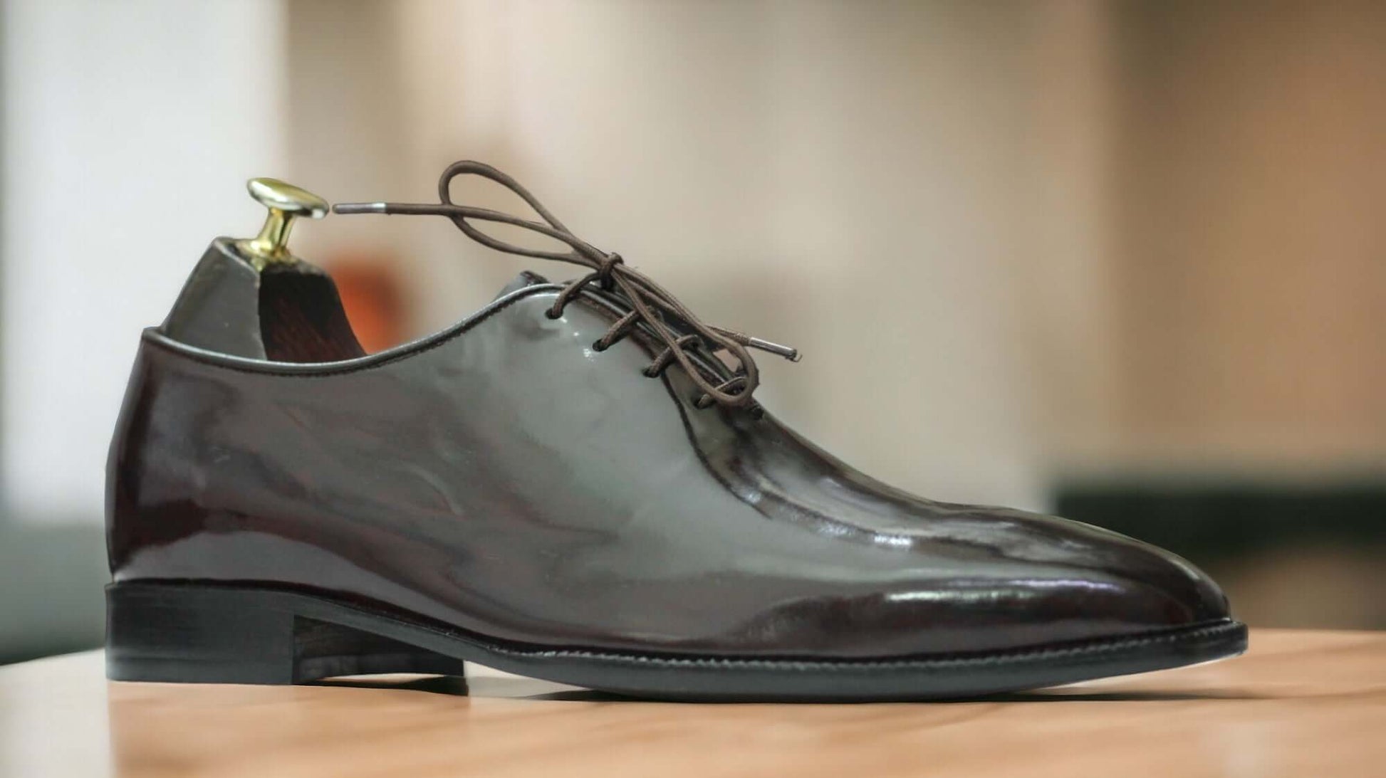 Elevate your formal attire with these Men's Brown Handmade Oxford Shoes. Made with patent leather, these shoes are both stylish and professional, perfect for the office. Handcrafted with precision, these shoes are a must-have for any gentleman looking to make a statement.