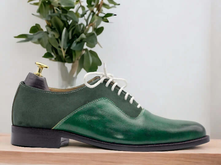 Upgrade your style with our Men's Green Leather Dress Shoes. Made with high-quality leather, these Designer Brogue Oxfords add a touch of sophistication to any outfit. The unique green color will make you stand out in a sea of black and brown shoes. A must-have for any fashionable man.