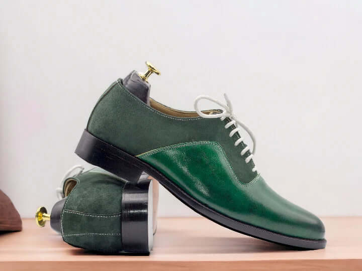 Upgrade your style with our Men's Green Leather Dress Shoes. Made with high-quality leather, these Designer Brogue Oxfords add a touch of sophistication to any outfit. The unique green color will make you stand out in a sea of black and brown shoes. A must-have for any fashionable man.