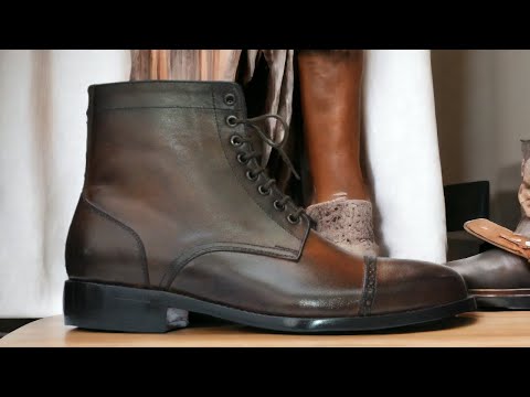 These Men's Brown Vintage Leather Boots are handcrafted using high-quality brown leather, making them durable and stylish. These versatile boots are perfect for any occasion, from dressing up for a night out to a more casual look for everyday wear. The buckle detail adds a touch of sophistication to these classic ankle boots.