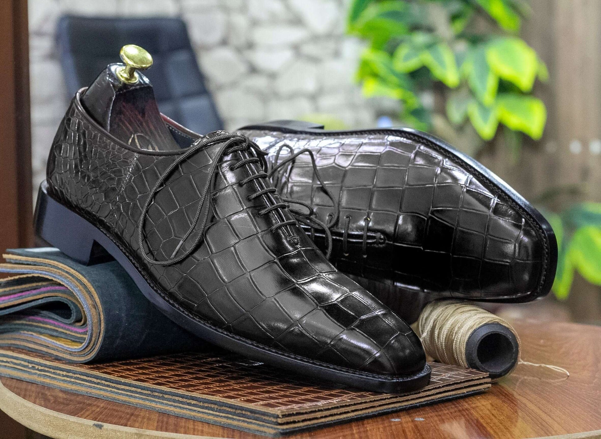 New Pure Handmade Black Alligator Print Whole Cut Dress Shoes For Men's - Luxury Shelfs