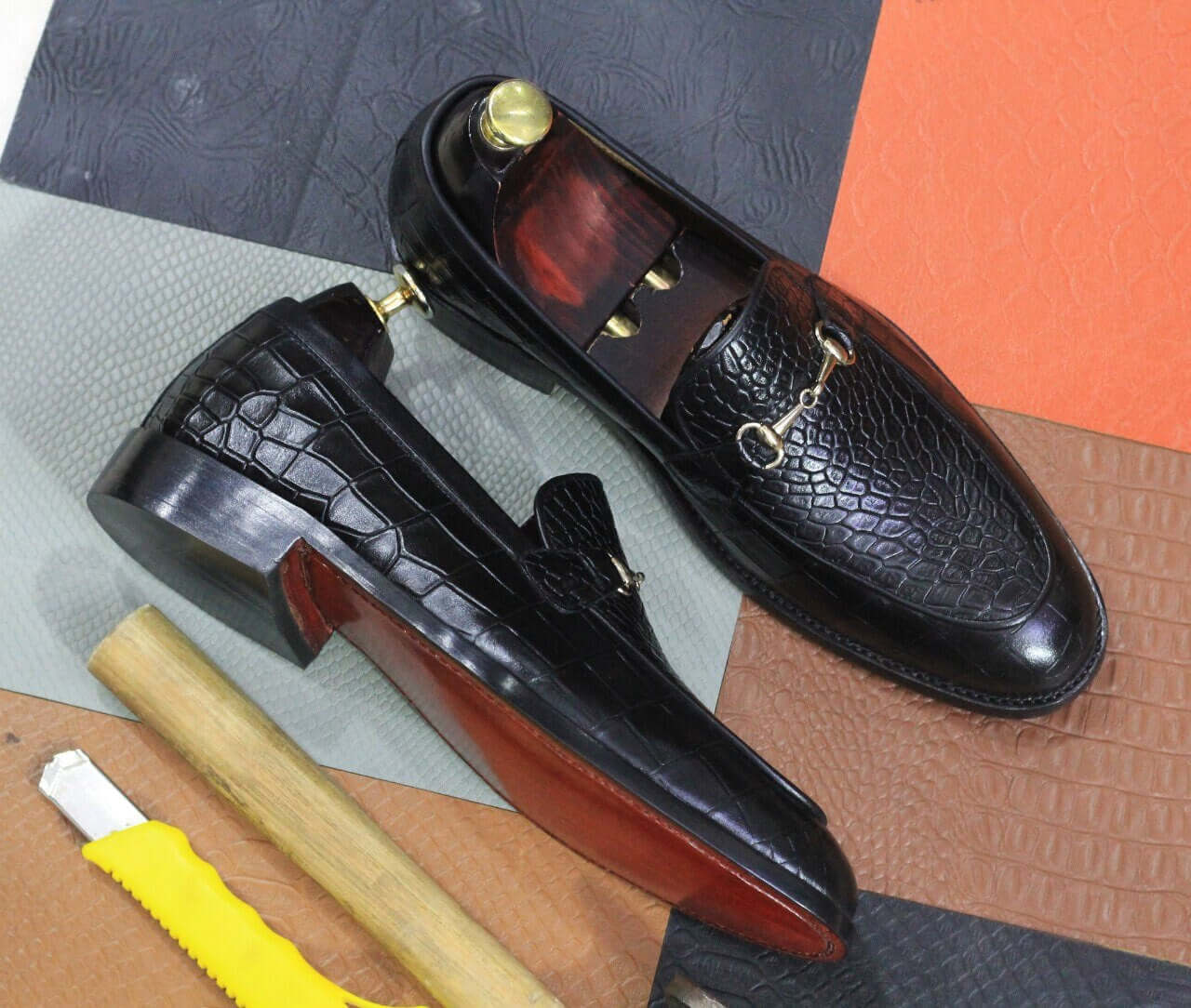 Bespoke Handmade Alligator Texture Leather Loafers, Black Round Toe Dress Formal Slip On Moccasins - Luxury Shelfs